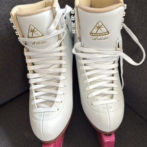 JACKSON white women’s ice skates